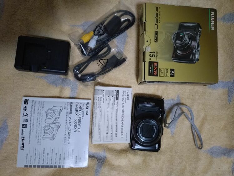 FINEPIX F550 EXR（カメラ）の商品画像 - 査定依頼日：2025年10月21日 - 最高査定価格：3,300円