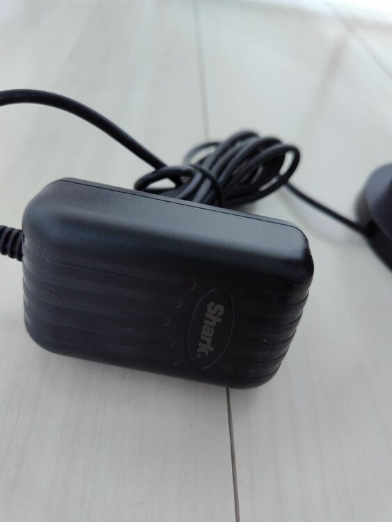 シャーク EVOPOWER EX 充電式ハンディクリーナー（家電）の商品画像 - 査定依頼日：2025年9月3日 - 最高査定価格：4,000円