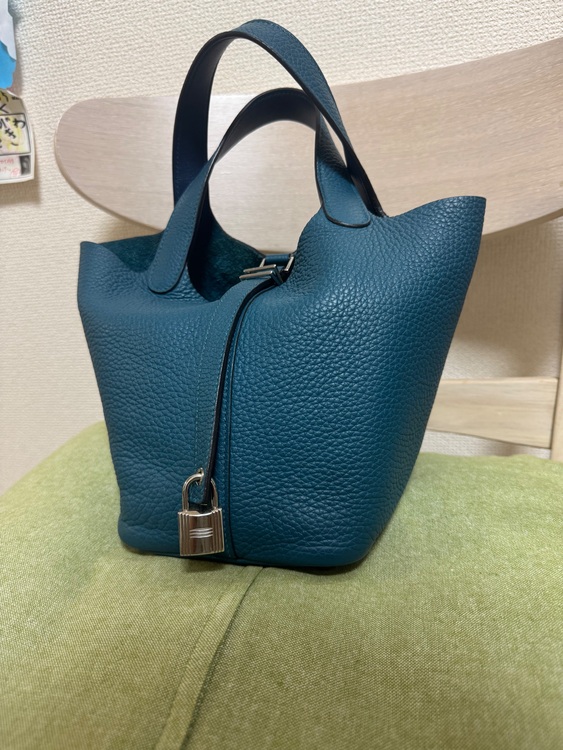 ピコタンロックPM エクラ（ブランドバッグ）の商品画像 - 査定依頼日：2025年10月16日 - 最高査定価格：370,000円