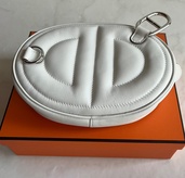  インザループヴェルソ（ブランドバッグ）の商品画像 - 査定依頼日：2026年2月9日 - 最高査定価格：300,000円