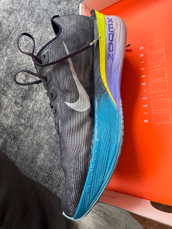 ナイキ ズームXストリークフライ2  （古着・ファッション）の商品画像 - 査定依頼日：2025年12月8日 - 最高査定価格：1,000円