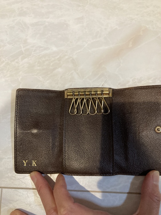 ルイヴィトン　キーケース（ブランド財布・小物）の商品画像 - 査定依頼日：2022年4月28日 - 最高査定価格：2,000円