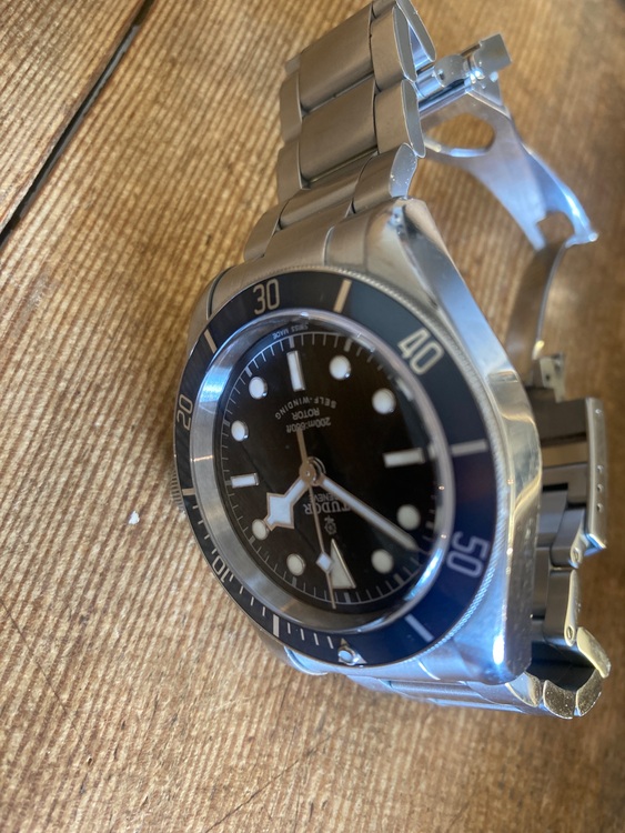 チューダー ブラックベイ 79220a（高級時計）の商品画像 - 査定依頼日：2025年7月15日 - 最高査定価格：380,000円