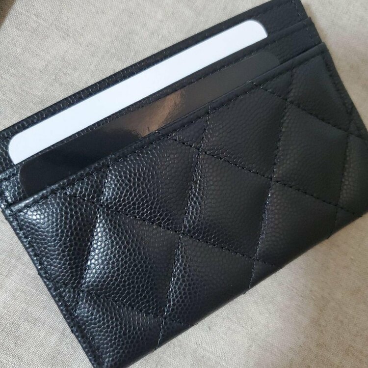 カードケース（ブランド財布・小物）の商品画像 - 査定依頼日：2025年12月14日 - 最高査定価格：100,000円