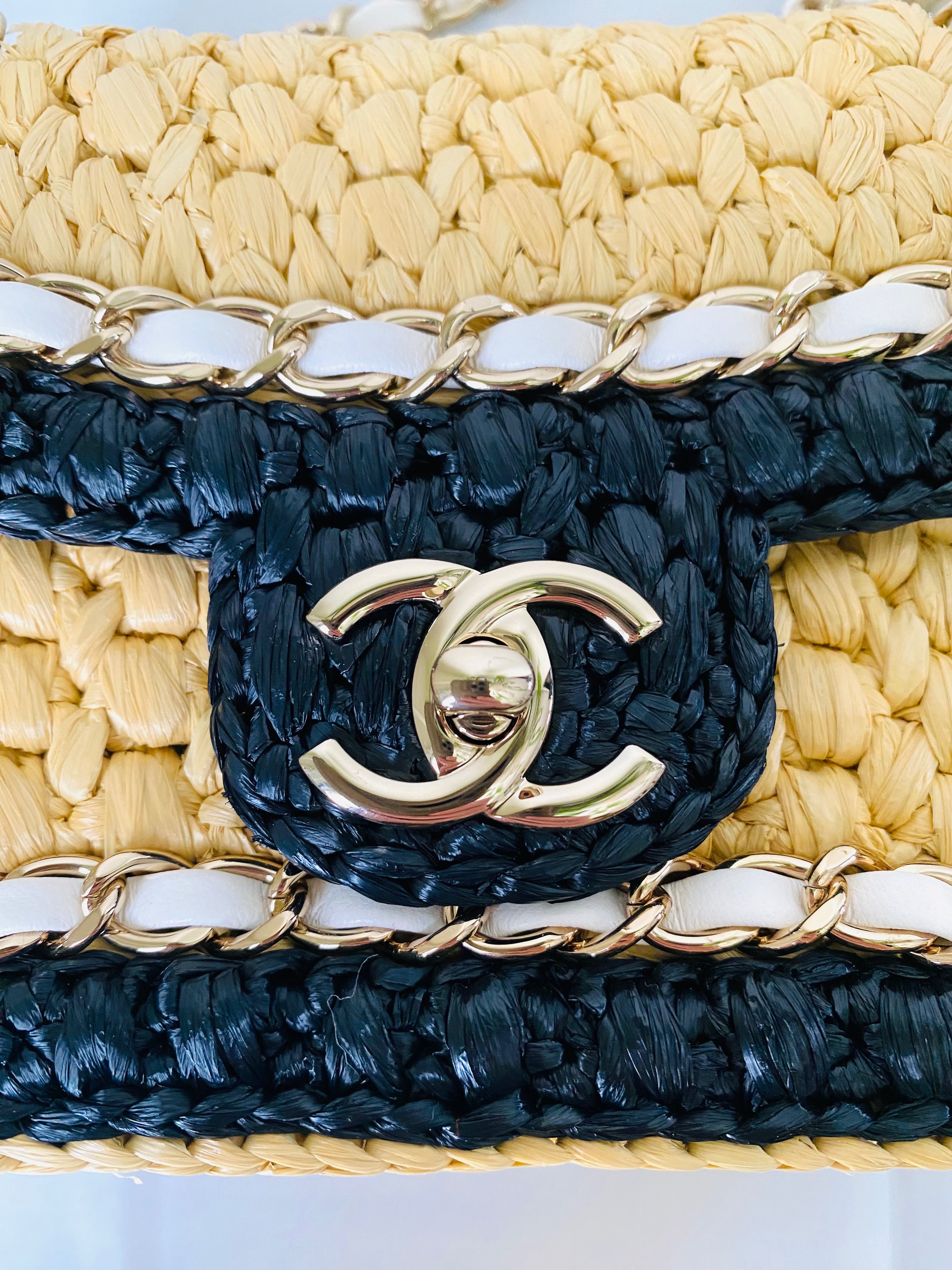 【入手困難☆上品なラフィア】CHANEL ミニ フラップ バッグ シャネル】軽やかなラフィア調のバッグからパステル色のミニ