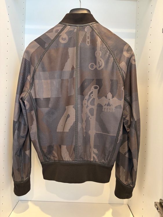 エルメス　リバーシブルブルゾン　カーフレザー　メッシュ　サイズ48 （古着・ファッション）の商品画像 - 査定依頼日：2025年12月6日 - 最高査定価格：70,000円