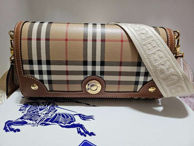 その他 バーバリー （ブランドバッグ）の商品画像 - 査定依頼日：2025年4月29日 - 最高査定価格：60,000円