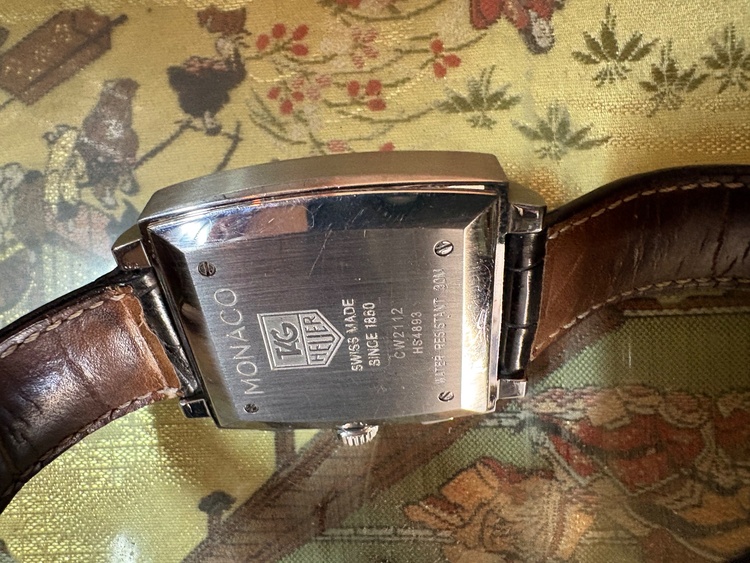 タグホイヤー モナコ c2112  HS4893（高級時計）の商品画像 - 査定依頼日：2025年12月22日 - 最高査定価格：350,000円