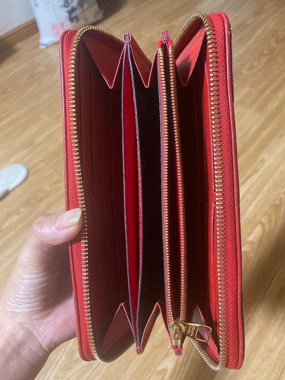 財布（ブランドバッグ）の商品画像 - 査定依頼日：2022年9月13日 - 最高査定価格：25,000円