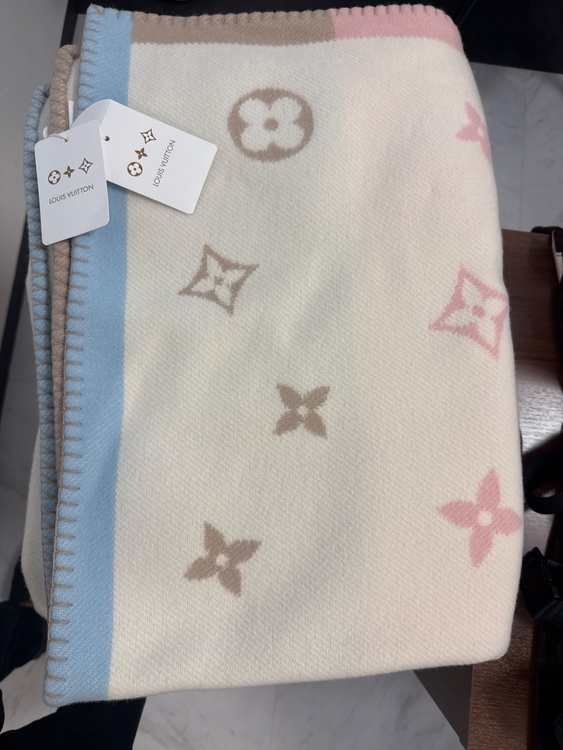 おくるみ（ブランド財布・小物）の商品画像 - 査定依頼日：2026年10月18日 - 最高査定価格：100,000円