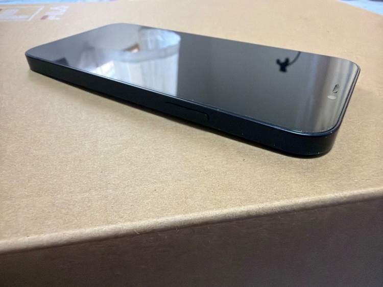 iPhone iPhone 12 64GB Softbank（スマホ）の商品画像 - 査定依頼日：2026年9月22日 - 最高査定価格：20,500円