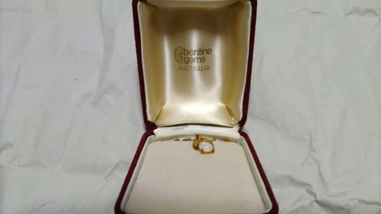 オーストラリア Bentine Gems オパールネックレス（宝石）の商品画像 - 査定依頼日：2023年10月1日 - 最高査定価格：5,000円