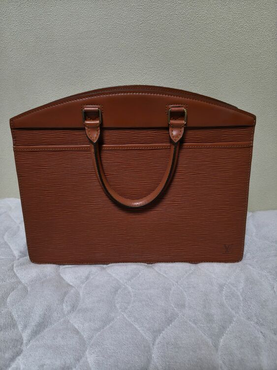 エピ（ブランドバッグ）の商品画像 - 査定依頼日：2025年11月10日 - 最高査定価格：30,000円