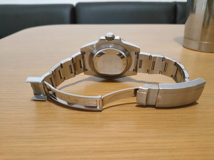 ロレックス サブマリーナー 116610LV（高級時計）の商品画像 - 査定依頼日：2025年10月28日 - 最高査定価格：2,900,000円