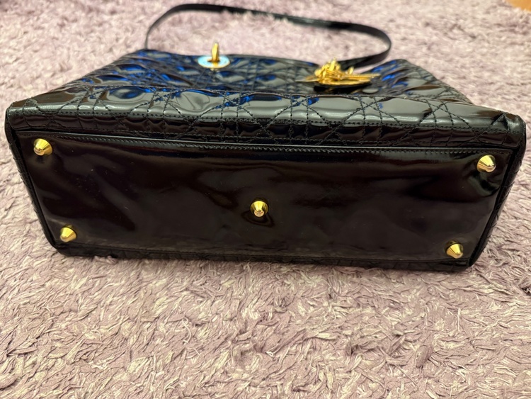 Christian Dior ヴィンテージ レディディオール ラージ カナージュ パテント ブラック ゴールド金具（ブランドバッグ）の商品画像 - 査定依頼日：2026年9月13日 - 最高査定価格：100,000円