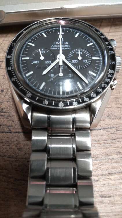 オメガ スピードマスター 3570.50（高級時計）の商品画像 - 査定依頼日：2025年1月6日 - 最高査定価格：400,000円