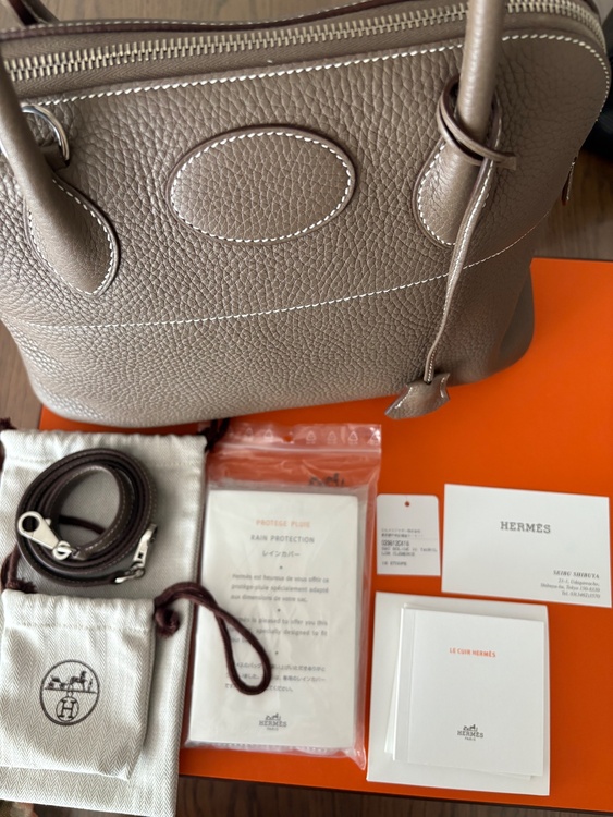 トリヨンクレマンス エトゥープ シルバー金具 X:2016年（ブランドバッグ）の商品画像 - 査定依頼日：2026年1月13日 - 最高査定価格：750,000円