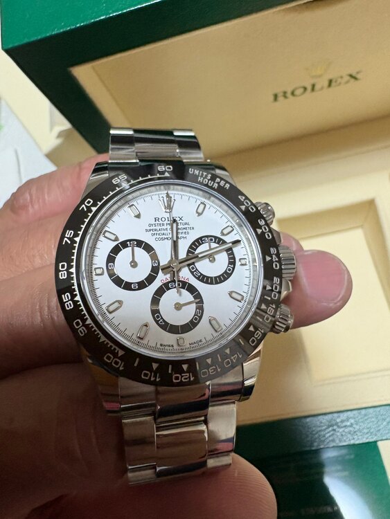 ロレックス デイトナ 116500LNホワイトもじば（高級時計）の商品画像 - 査定依頼日：2025年5月21日 - 最高査定価格：4,550,000円
