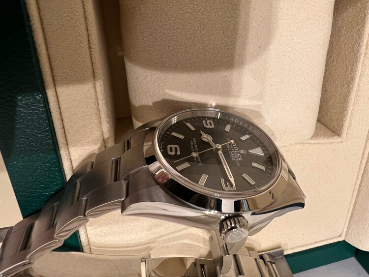 ロレックス エクスプローラー 12427（高級時計）の商品画像 - 査定依頼日：2025年5月29日 - 最高査定価格：1,110,000円