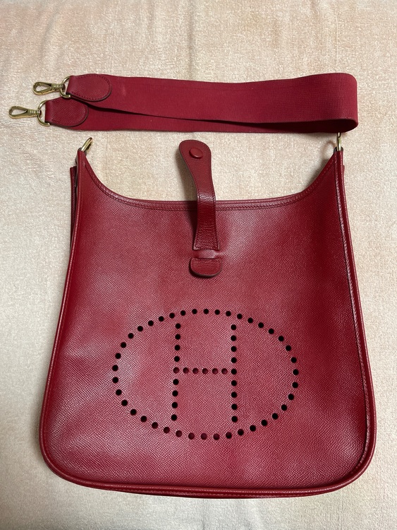 エブリン　レッド　GM（ブランドバッグ）の商品画像 - 査定依頼日：2025年7月29日 - 最高査定価格：170,000円