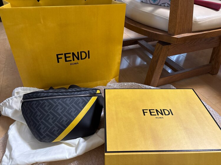 フェンディ  （ブランドバッグ）の商品画像 - 査定依頼日：2024年12月27日 - 最高査定価格：70,000円