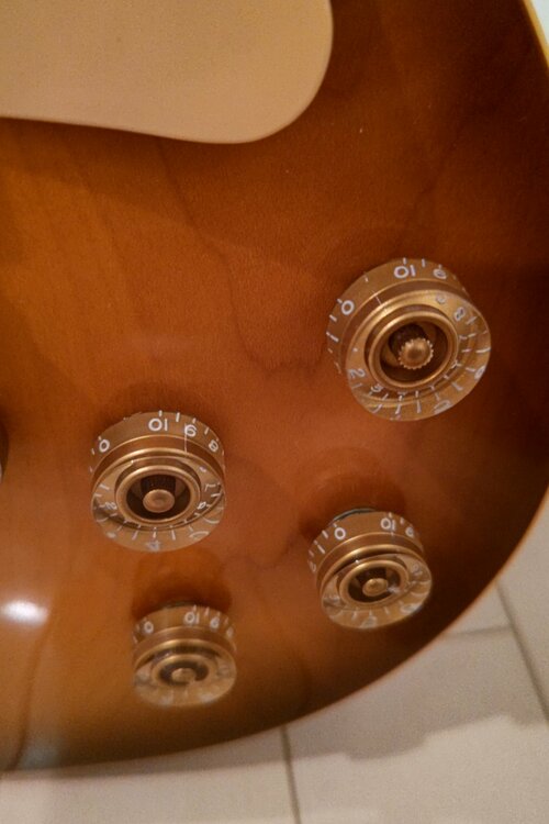 Gibson Les Paul Standard（ピアノ・楽器・PA機材）の商品画像 - 査定依頼日：2025年12月23日 - 最高査定価格：250,000円