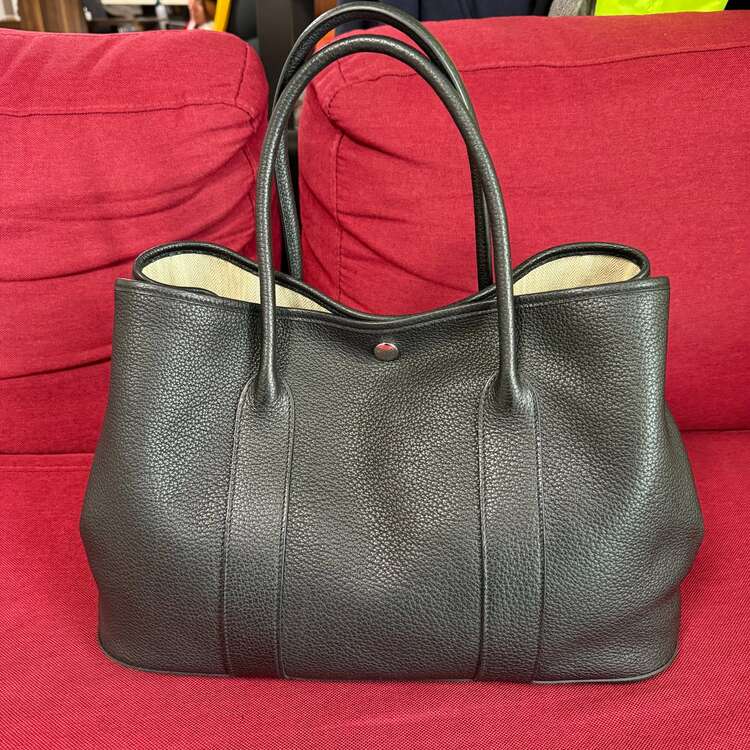 ガーデンパーティ　ネゴンダ　ブラック（ブランドバッグ）の商品画像 - 査定依頼日：2025年4月10日 - 最高査定価格：300,000円