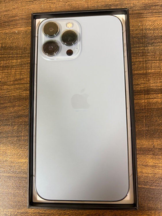 iPhone iPhone 13 Pro Max 256GB au（スマホ）の商品画像 - 査定依頼日：2026年7月8日 - 最高査定価格：61,000円