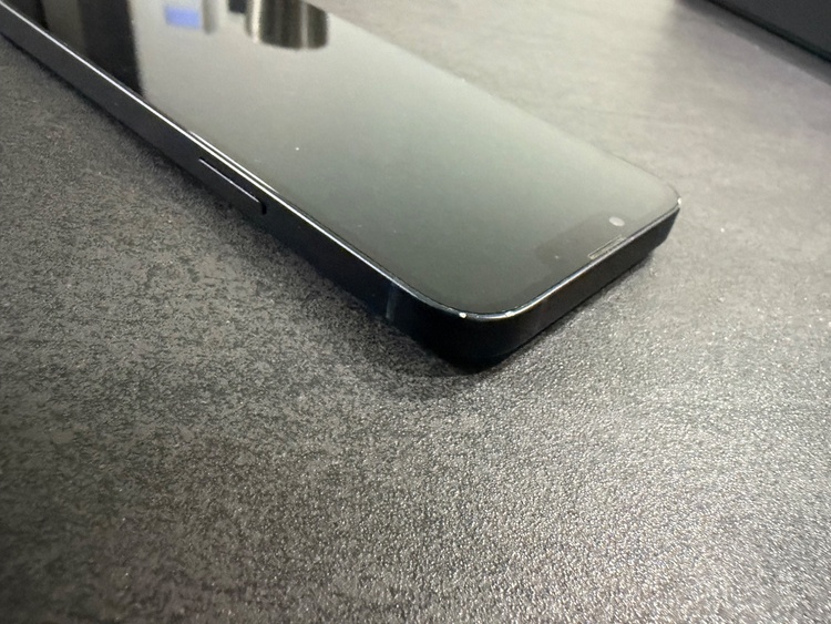 iPhone 13 256GB docomo（スマホ）の商品画像 - 査定依頼日：2026年2月11日 - 最高査定価格：36,000円