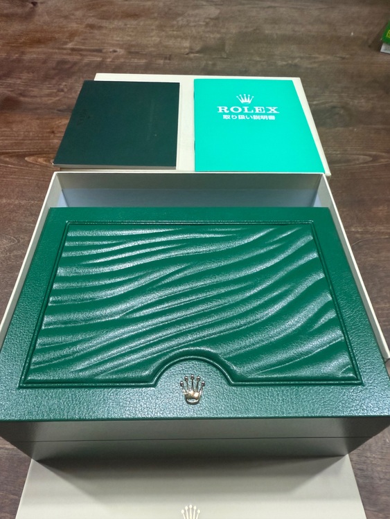 ロレックス デイトナ 116500lm（高級時計）の商品画像 - 査定依頼日：2025年9月29日 - 最高査定価格：5,250,000円