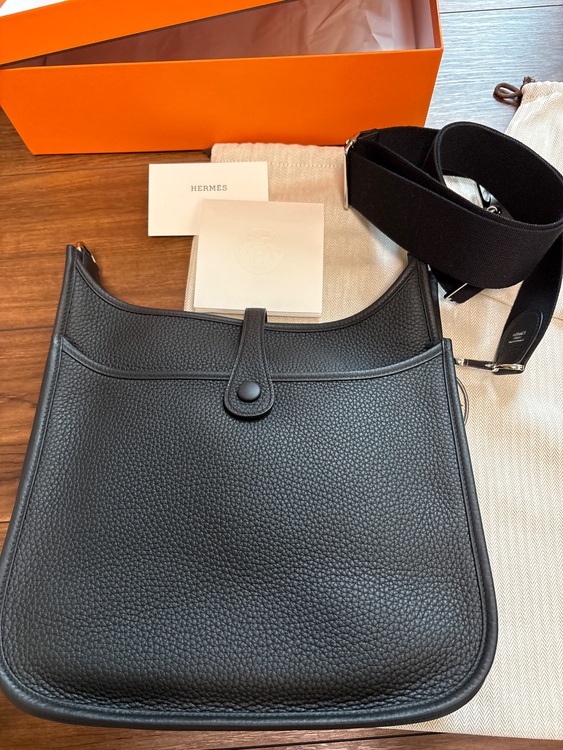 エブリン3 29 ノワール（ブランドバッグ）の商品画像 - 査定依頼日：2025年8月11日 - 最高査定価格：580,000円