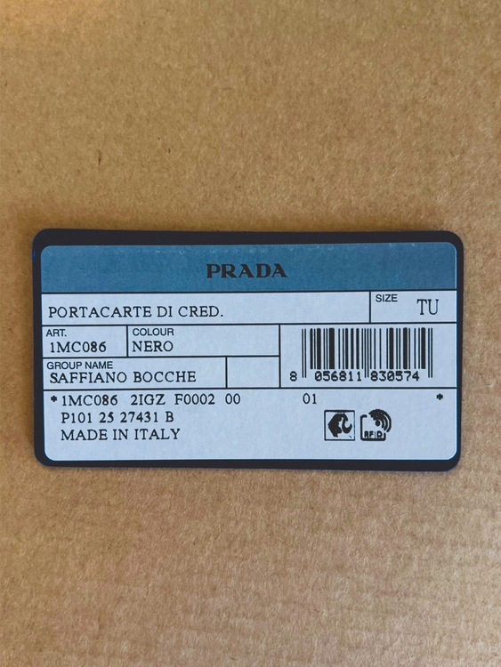 1mc086 PRADAカードケース（ブランド財布・小物）の商品画像 - 査定依頼日：2026年10月4日 - 最高査定価格：14,000円