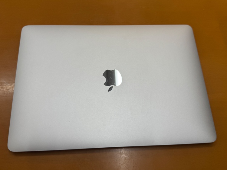 MacBook Air 13-inch　A2337（PC・タブレット）の商品画像 - 査定依頼日：2026年5月24日 - 最高査定価格：32,000円