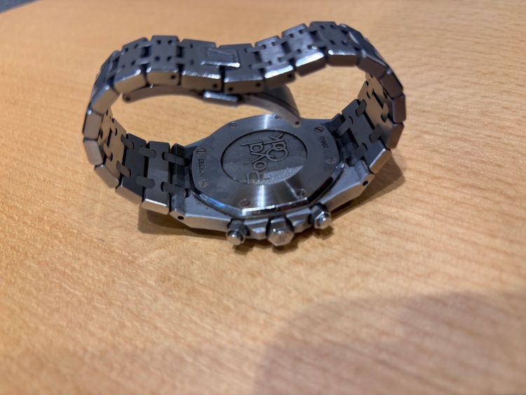 26320ST.OO.1220ST.01（高級時計）の商品画像 - 査定依頼日：2025年10月4日 - 最高査定価格：4,050,000円