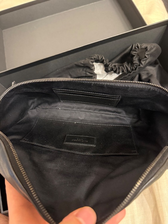 イブサンローラン  （ブランドバッグ）の商品画像 - 査定依頼日：2025年9月4日 - 最高査定価格：40,000円