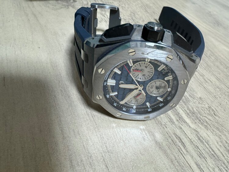 オーデマピゲ ロイヤルオークオフショア （高級時計）の商品画像 - 査定依頼日：2025年4月7日 - 最高査定価格：3,900,000円