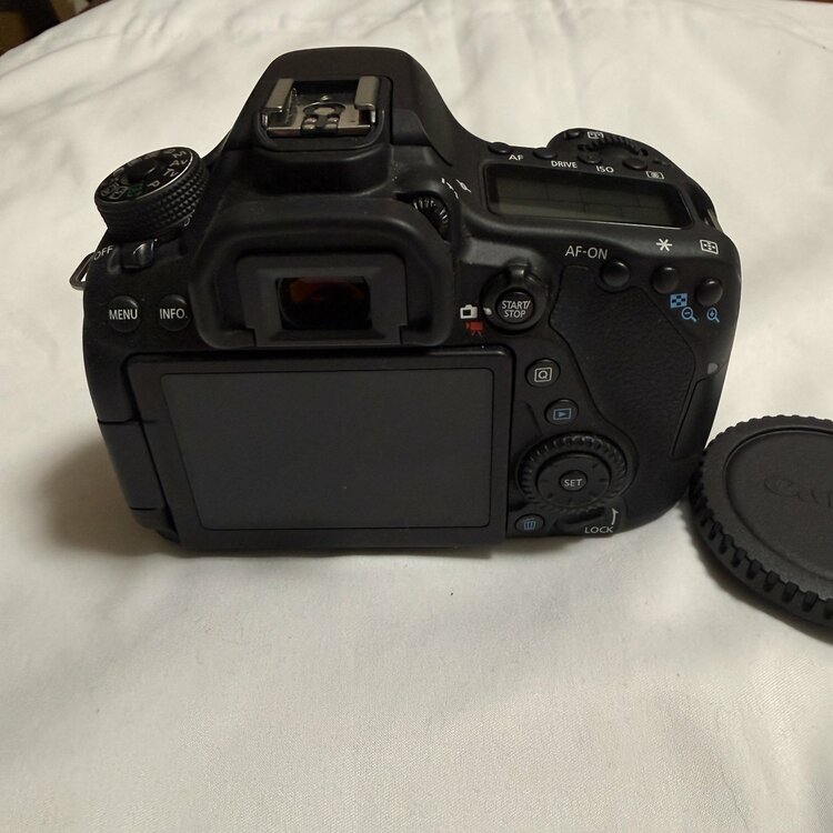 EOS80D（カメラ）の商品画像 - 査定依頼日：2026年1月28日 - 最高査定価格：54,000円