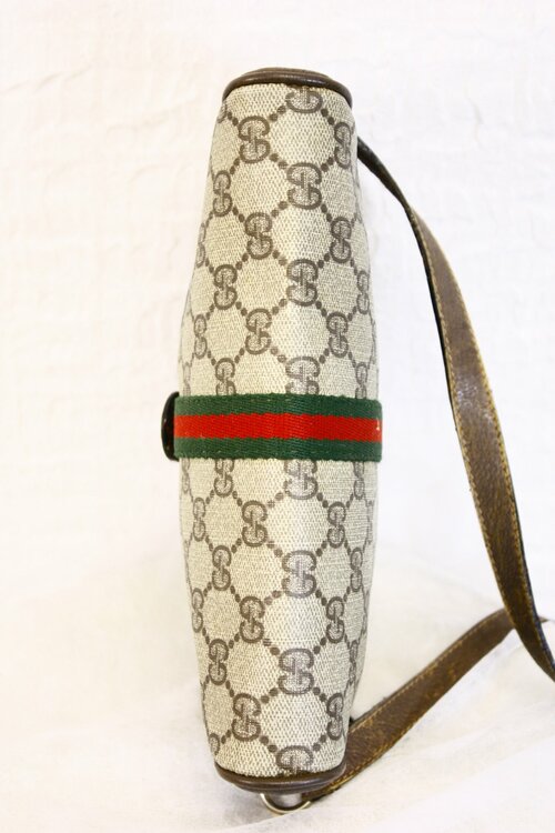 GUCCI GG キャンバス スプリーム ショルダーバッグ PVCレザー 10 02 055（ブランドバッグ）の商品画像 - 査定依頼日：2026年10月15日 - 最高査定価格：10,000円