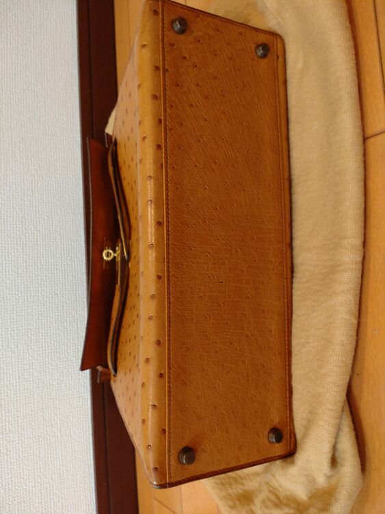 オーストリッチケリーバッグ（ブランドバッグ）の商品画像 - 査定依頼日：2025年8月7日 - 最高査定価格：2,000,000円