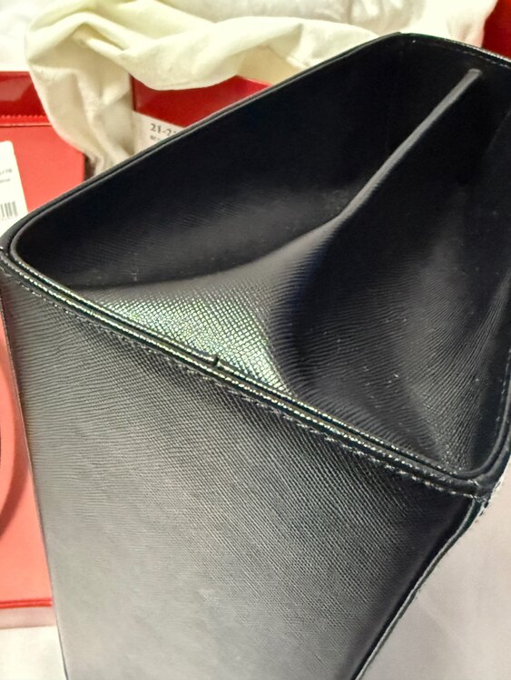 フェラガモ  （ブランドバッグ）の商品画像 - 査定依頼日：2025年5月26日 - 最高査定価格：30,000円