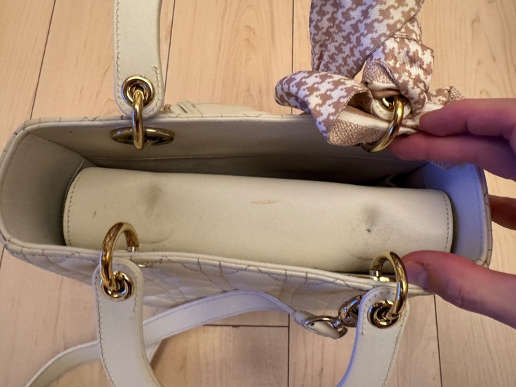 Lady Dior バッグ　ラージ（ブランドバッグ）の商品画像 - 査定依頼日：2026年5月9日 - 最高査定価格：160,000円