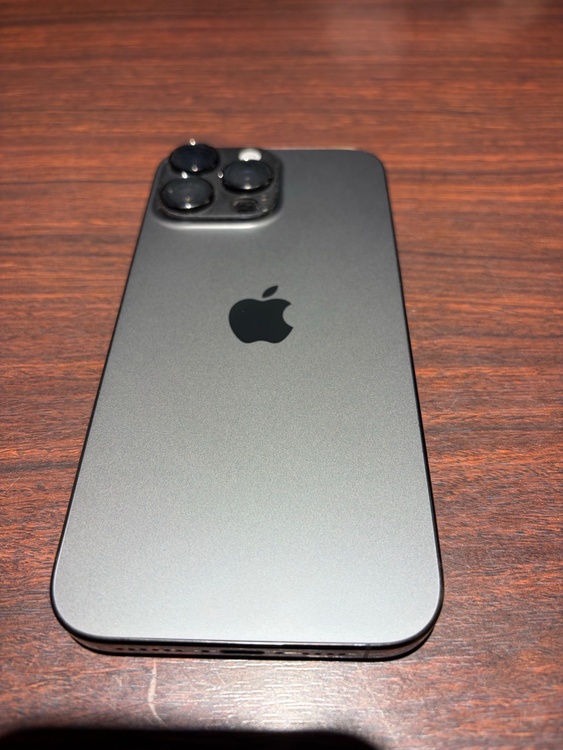 iPhone iPhone 16 Pro Max 256GB SIMフリー（スマホ）の商品画像 - 査定依頼日：2026年10月5日 - 最高査定価格：131,000円
