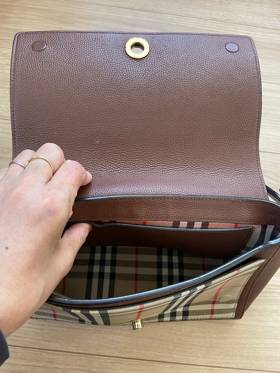 BURBERRYバッグ（ブランドバッグ）の商品画像 - 査定依頼日：2025年12月7日 - 最高査定価格：30,000円