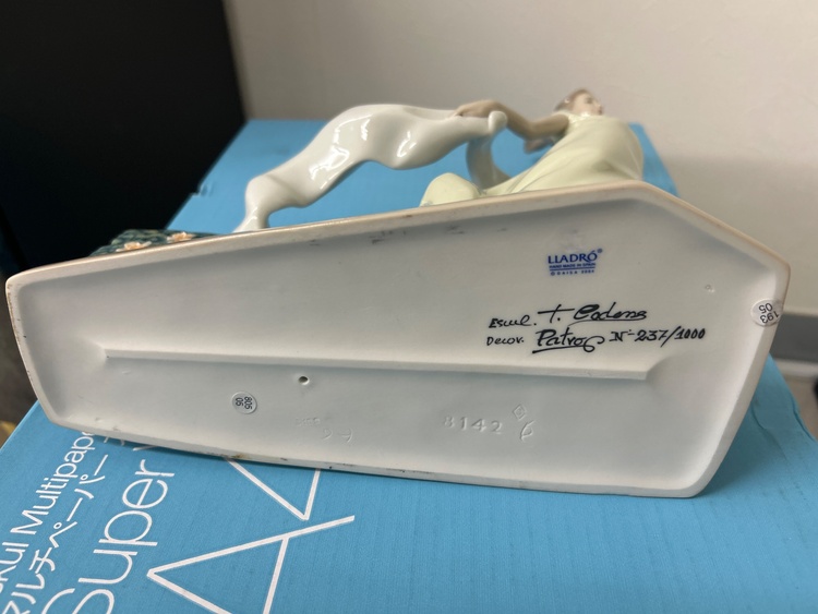 リアドロ人形　T.eodems     Patrog  Nー237／1000（美術品・骨董品）の商品画像 - 査定依頼日：2026年1月23日 - 最高査定価格：5,000円