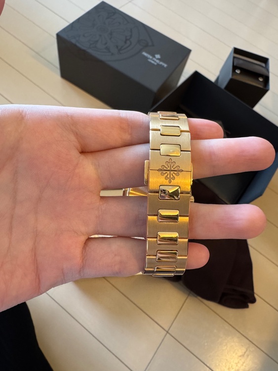 パテックフィリップ ノーチラス （高級時計）の商品画像 - 査定依頼日：2026年4月2日 - 最高査定価格：19,800,000円