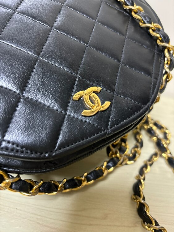 マトラッセチェーンポシェット（ブランドバッグ）の商品画像 - 査定依頼日：2025年1月28日 - 最高査定価格：110,000円