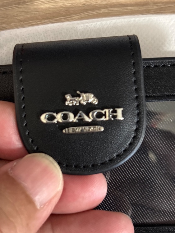 C0082（ブランド財布・小物）の商品画像 - 査定依頼日：2025年9月21日 - 最高査定価格：2,000円