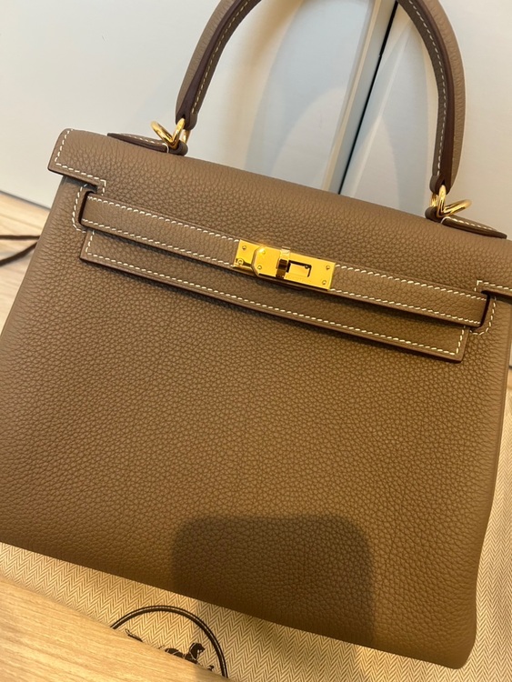 25cm B刻印 エトゥープ ゴールド金具 （ブランドバッグ）の商品画像 - 査定依頼日：2025年8月26日 - 最高査定価格：2,750,000円