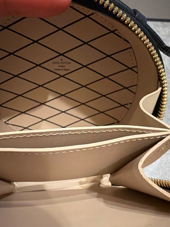 ミニ･ボワット･シャポー（ブランドバッグ）の商品画像 - 査定依頼日：2026年1月1日 - 最高査定価格：165,000円