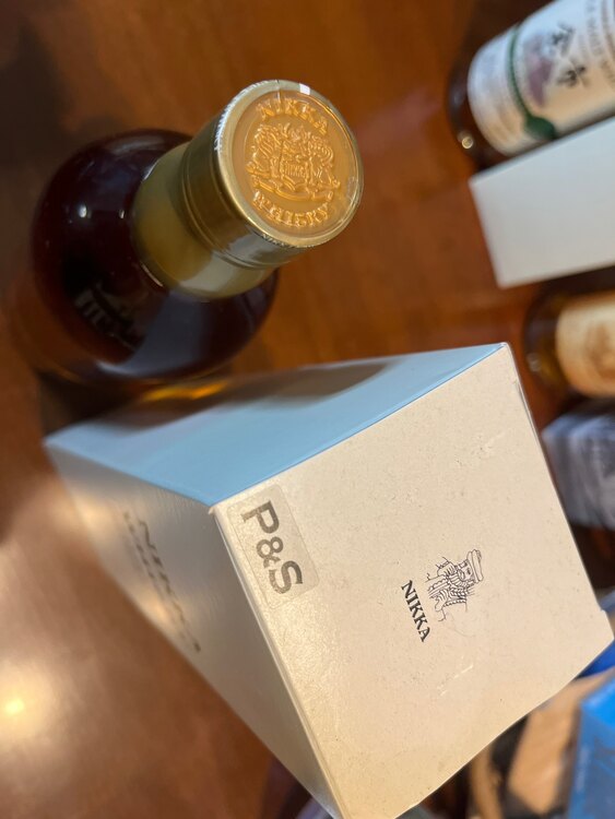 余市　PEATY&SALTY 12年（お酒）の商品画像 - 査定依頼日：2025年3月28日 - 最高査定価格：38,000円